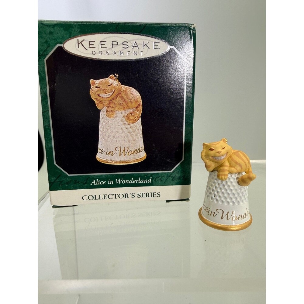 Hallmark Keepsake Ornament 1998 Cheshire Cat Alice in Wonderland Thimble Series